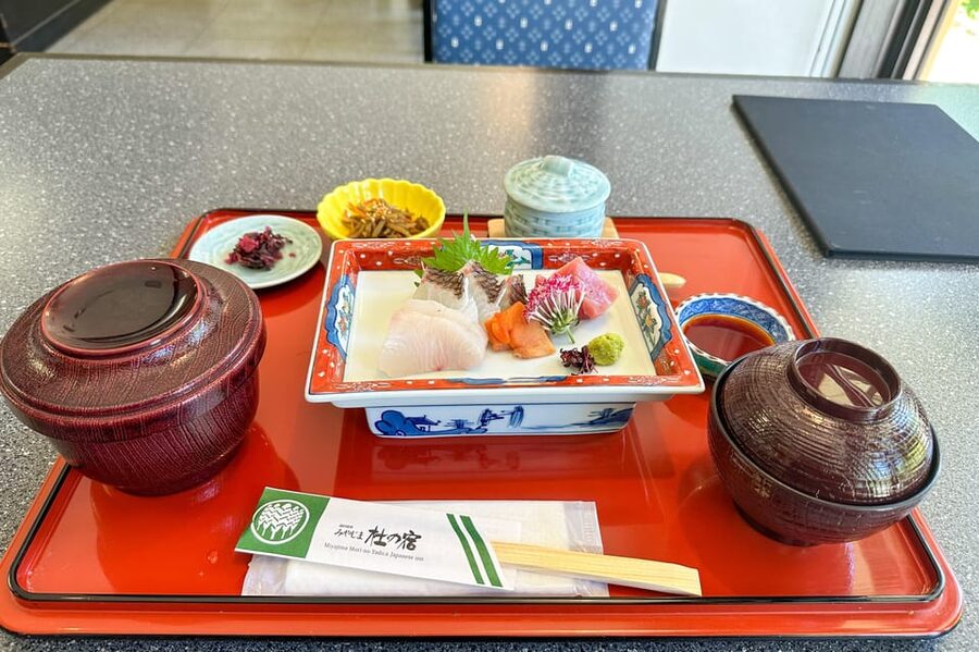 Hiroshima: Miyajima Half-day Historical Walking Tour - Ferry views and the O-Torii arrival moment