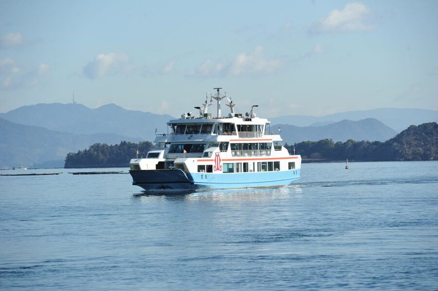 Hiroshima:Visit Tourist Pass(1, 2, 3day and 3day middlearea) - Middle Area 3-day pass: express buses for Kure and Iwakuni