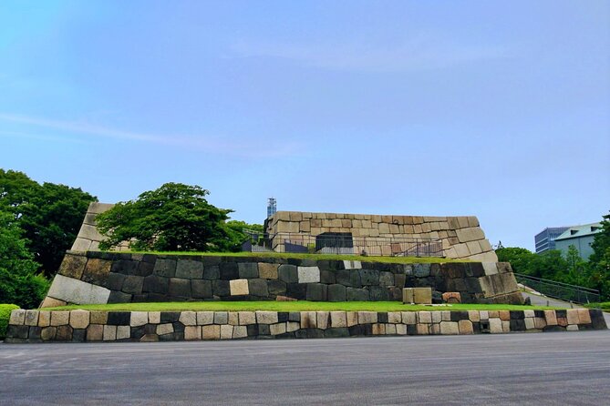 Imperial Palace East Garden and Edo Castle Walking Tour in Tokyo - Price and Value: Is $25 a Good Deal for This Area?