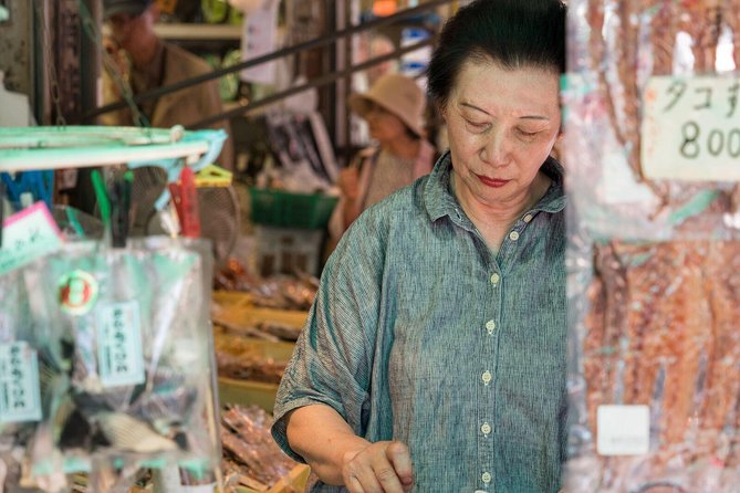 Inside Tokyo’s Kitchen: Tsukiji Market, Food & Culture Tour - What small-group limits change, besides the obvious
