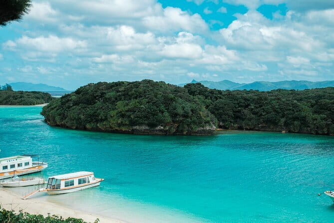 Ishigaki Island Private Tour by English Native Speaker - Stop 4: Kabira Bay, iconic water and that “pause here” feeling