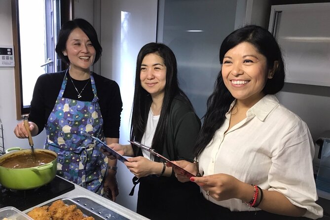 Japanese Home Cooking Class & Walk in Todoroki Temple Tokyo - Inside Casa de Tomokita: What a Small Group Really Gives You
