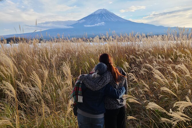 Johnny's Exclusive: Mt. Fuji Adventure from Kawaguchiko - Houtou Fudou and Yagizaki Park quick wins for views and local flavor