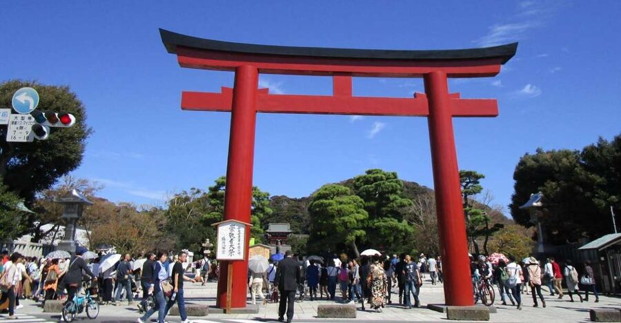 Kamakura: Private Guided Walking Tour with Local Guide - Why Kamakura Works Best on Foot With a Licensed Guide