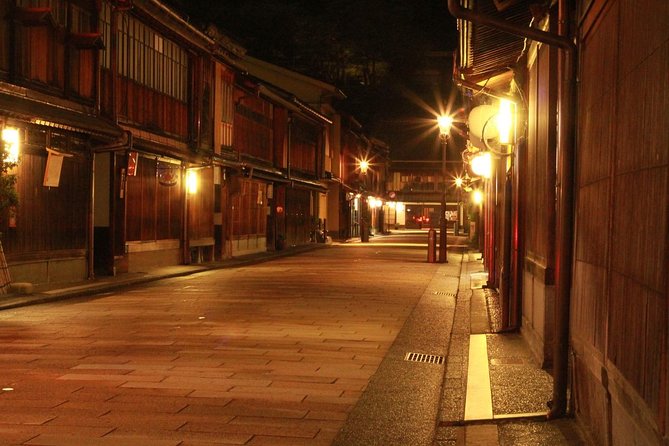 Kanazawa Night Tour with Local Meal and Drinks - Quick hits before you go