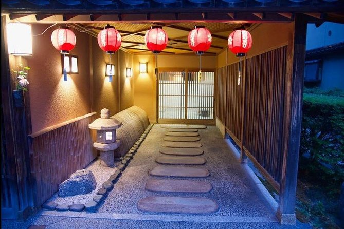 Kanazawa Night Tour with Local Meal and Drinks - Dinner in the neighborhood: 3-course Japanese meal and drinks