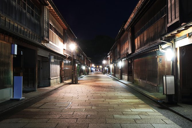 Kanazawa private 1 day/Photoshoot by professional photographer - Why the private car matters in Kanazawa
