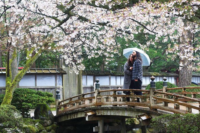 Kanazawa private 1 day/Photoshoot by professional photographer - Kazuemachi Chayagai: quieter teahouses and calmer frames