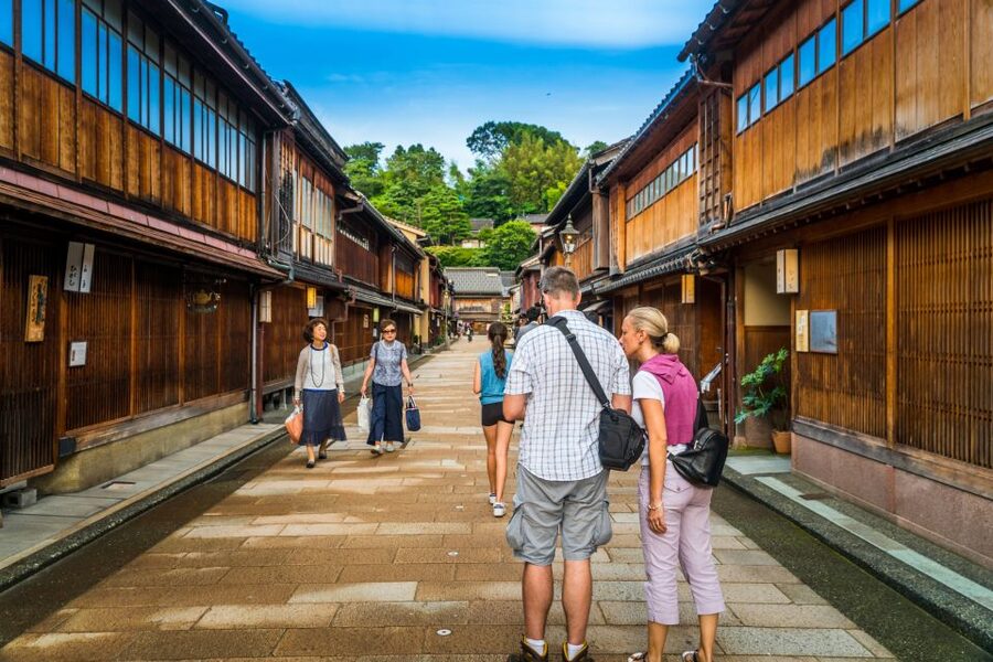 Kanazawa: Private Food Tasting Walking Tour - Should you book this Kanazawa private food tasting walking tour?