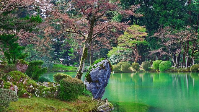 Kanazawa private half day/Photoshoot by professional photographer - Key Things That Make This Kanazawa Photoshoot Worth It