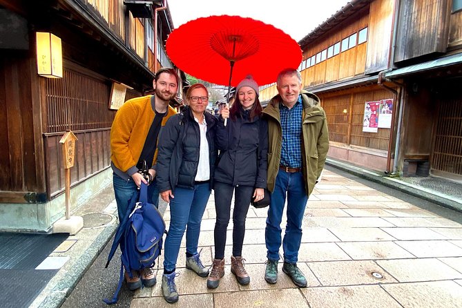 Kanazawa Private Tour: Highlights of an Old Samurai Town - Omicho Market: your 40-minute shortcut to local life
