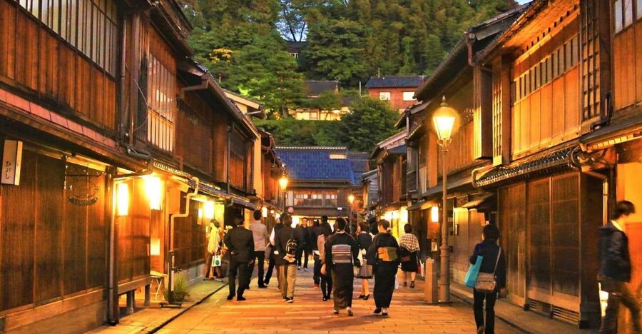 Kanazawa: Private Tour with Local Guide - Start From Your Hotel, Then Let the Guide Set the Rhythm