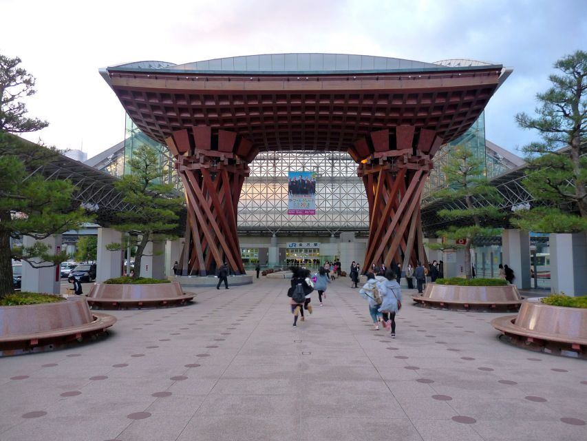 Kanazawa: Private Walking Tour with a Local - The walking pace: 3 to 6 hours that actually fits real travel