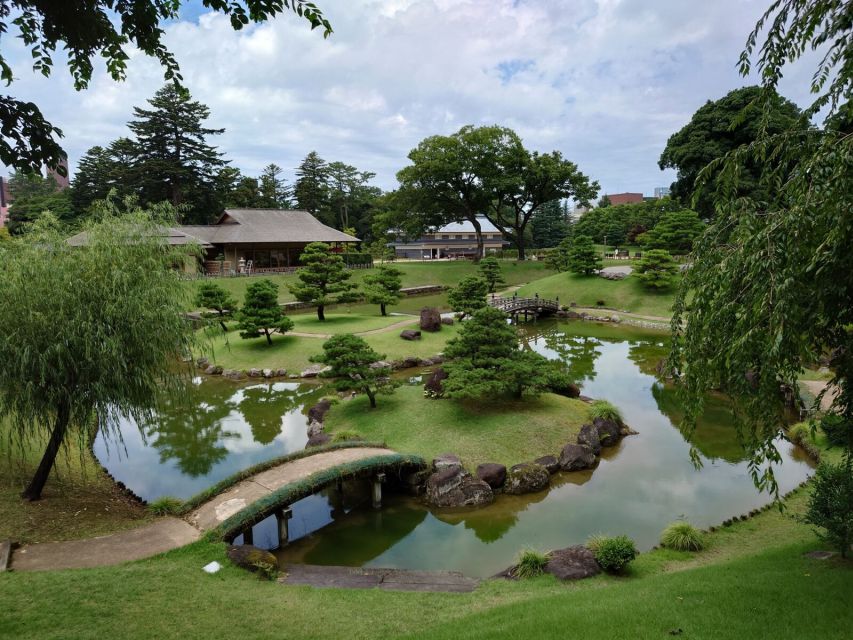 Kanazawa: Samurai, Matcha, Gardens and Geisha Full-Day Tour - Start at Kanazawa Station, then follow the old city signs