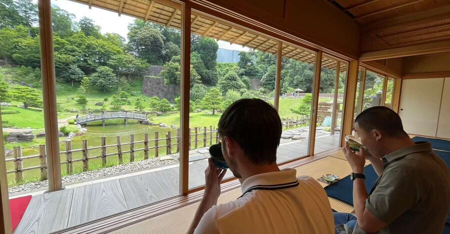 Kanazawa: Samurai, Matcha, Gardens and Geisha Full-Day Tour - Oyama Shrine, the 19th-century fusion stop most tours skip