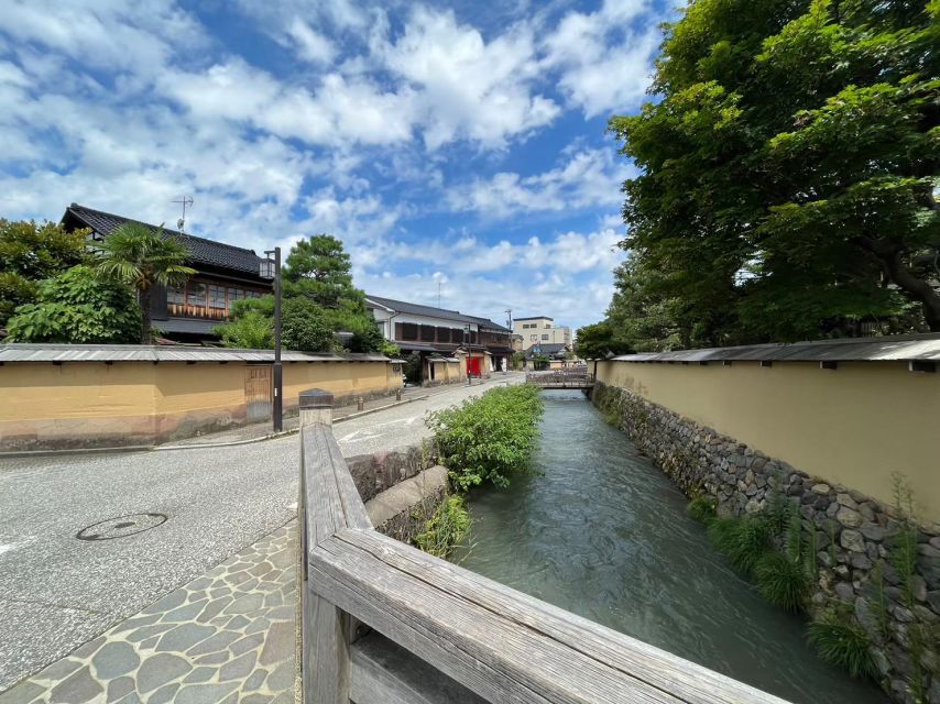 Kanazawa: Samurai, Matcha, Gardens and Geisha Full-Day Tour - Gyokusen-an matcha, plus wagashi and proper technique