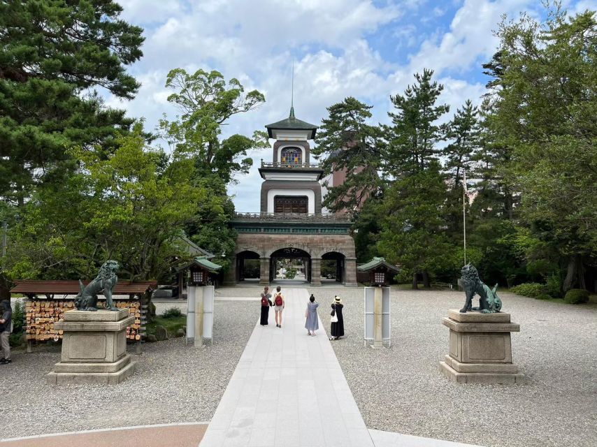 Kanazawa: Samurai, Matcha, Gardens and Geisha Full-Day Tour - Nagamachi Samurai District, where “samurai” isn’t just a word
