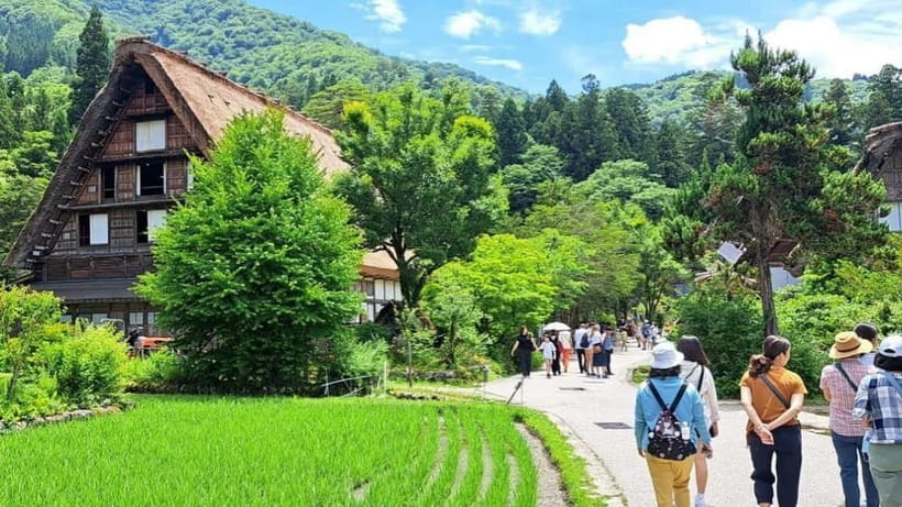 Kanazawa/Takayama: Shirakawago & Takayama Private Day Tour - Takayama Jinya: A Practical History Stop in the Middle of the Day