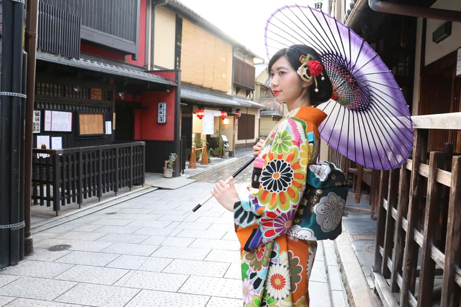 Kanazawa:Traditional Experience -kimono rent at wargo - Finding the WARGO Store and Getting Ready to Dress