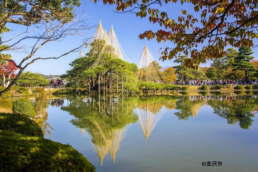 Kanazawa: World Heritage Shirakawa-go & Two Local Experience - Guide style and language support that actually helps