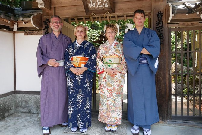 Kimono and Tea Ceremony in Miyajima - Photos in the garden: how you get them