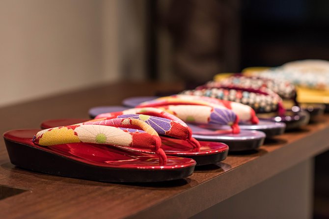 Kimono and Yukata Experience in Kyoto - Entering Kyoto Kimono Rental Rei, in Gion
