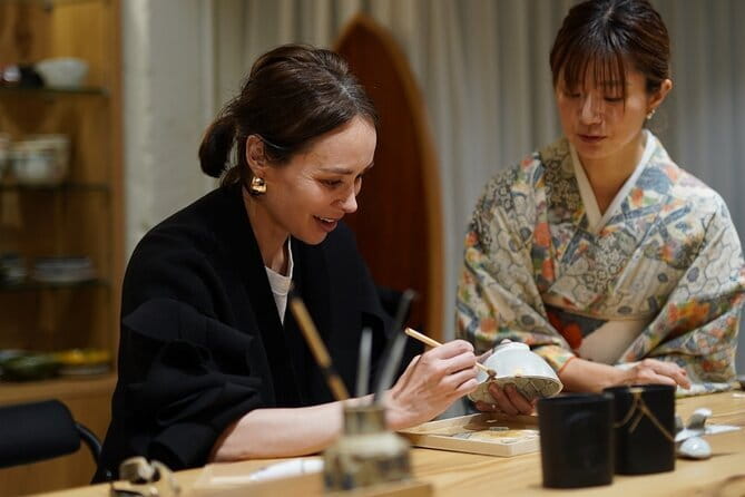 Kintsugi Workshop Class in Shibuya, Tokyo with mon cadeau - Matcha and sweets: why the snack break is part of the design