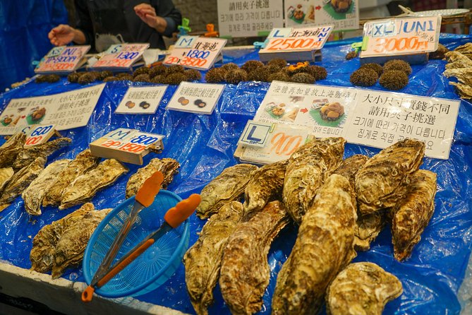 Kuromon Market Food Walking Tour in Osaka (6 stops, 6 tastes) - The Six Stops and Six Tastes: What $50.41 Really Buys You
