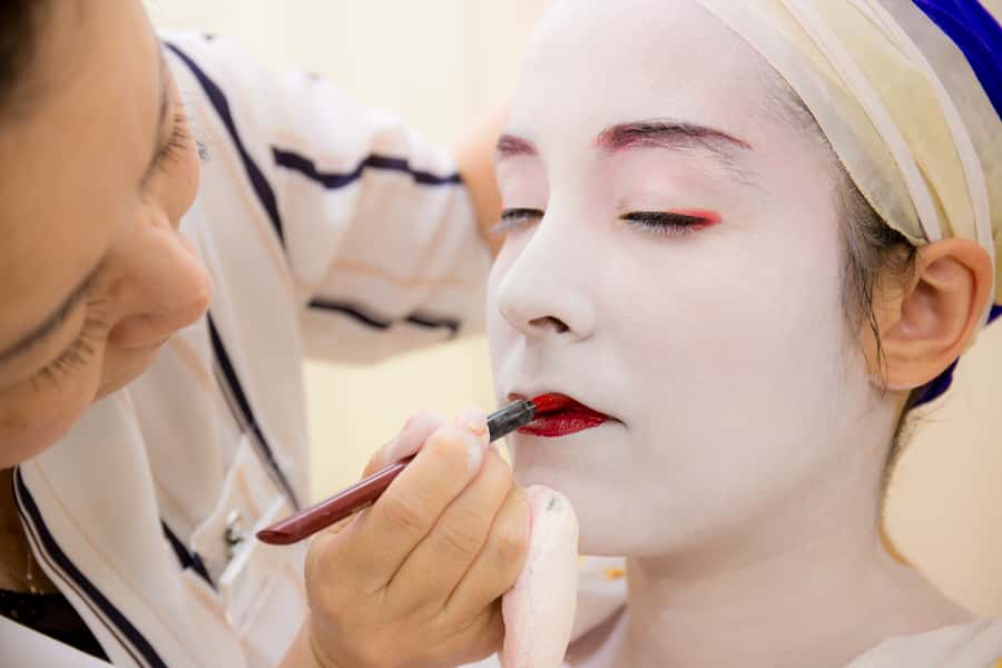 Kyoto: 2-Hour Maiko Makeover and Photo Studio Shoot - Wig, Hair Accessories, and Learning Maiko Poses