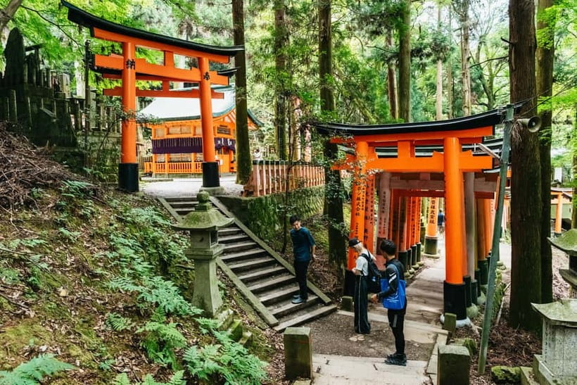 Kyoto: 3-Hour Fushimi Inari Shrine Hidden Hiking Tour - The return hike: forested descent, old corners, and a second bamboo grove