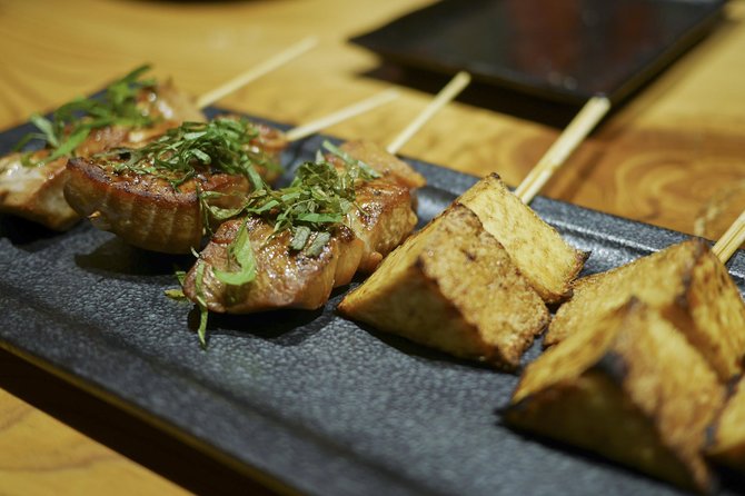 Kyoto Casual Evening Pontocho Food Tour - Tea houses, restaurants, and why this guide-led structure feels better