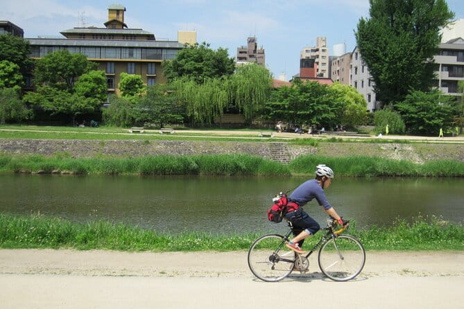 Kyoto E-Bike Tour of Hidden Gems, Backstreets and Temples - Meeting at Gion and rolling out with an English guide