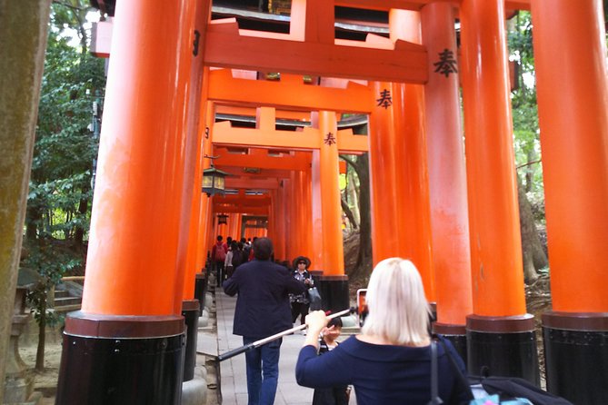 Kyoto Early Bird Walking Tour - Fushimi Inari-taisha before the torii tunnel crowds