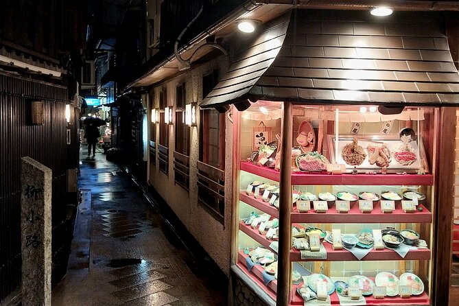 Kyoto Food Tour of 10 Tastings with Wagyu, Mochi & More Surprises - Best time to go and how to dress