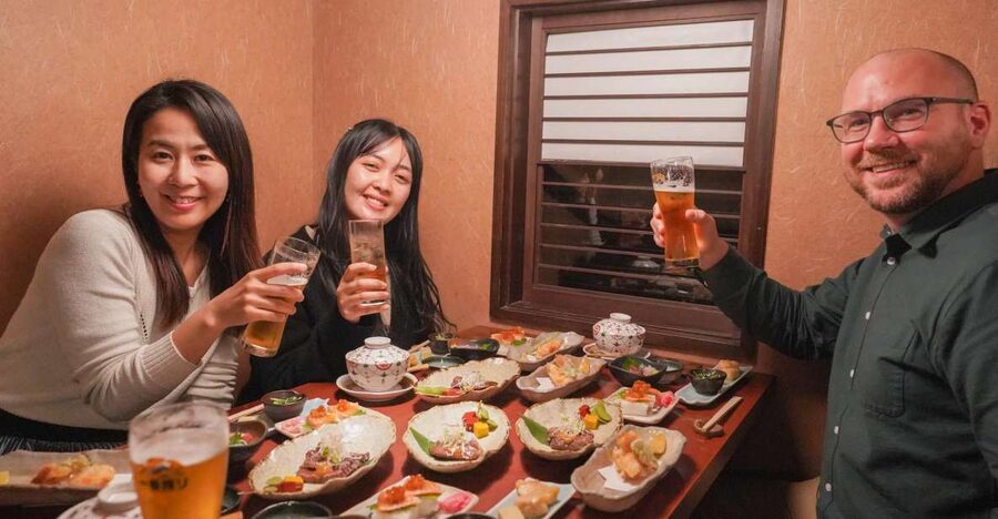 Kyoto: Foodie Night Tour in Gion with 9 dishes + 6 Sake - Sake tasting with real explanations, not just pours