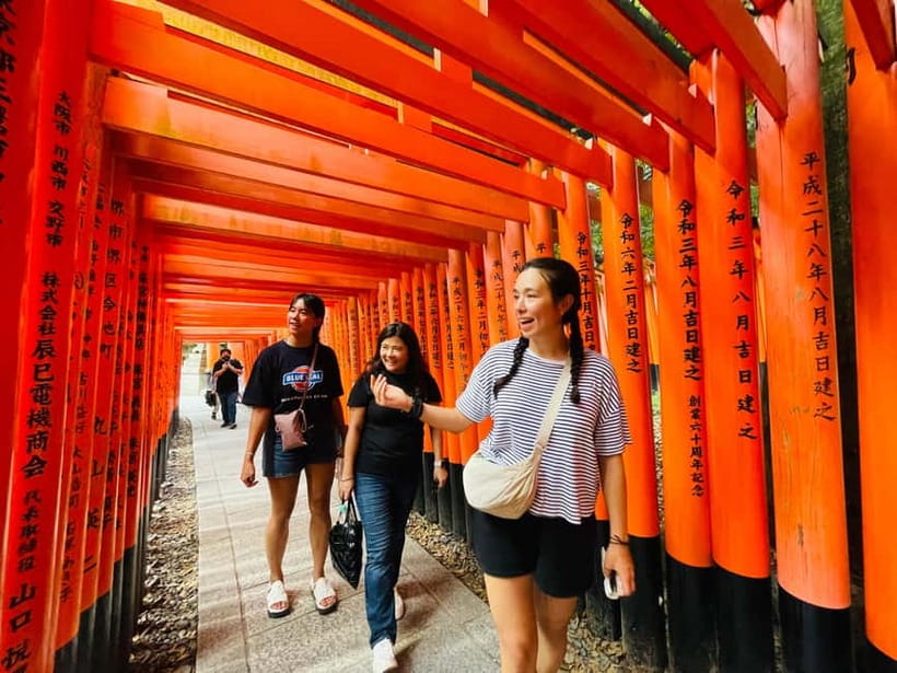 Kyoto: Fushimi Inari Shrine and Tofukuji Temple E-Bike Tour - Pedal Adventure Kyoto meetup, helmets, and the ride rhythm