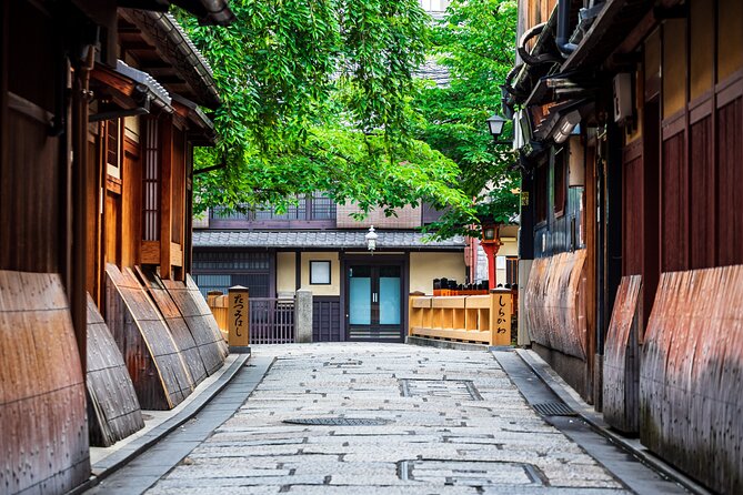 Kyoto Geisha District Walking Tour in Gion - Hanamikoji Street: The Main Stage of Gion