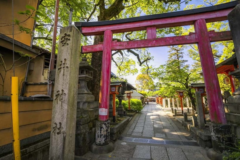 Kyoto Geisha Walking Tour: Gion District & Hidden Gems - Geiko and Maiko Sightings, Appointments, and How to Watch Respectfully