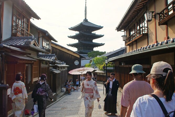 Kyoto: Gion and Geisha District Walking Tour - Yasui-Konpiragu Power Stone: a playful shrine moment with meaning