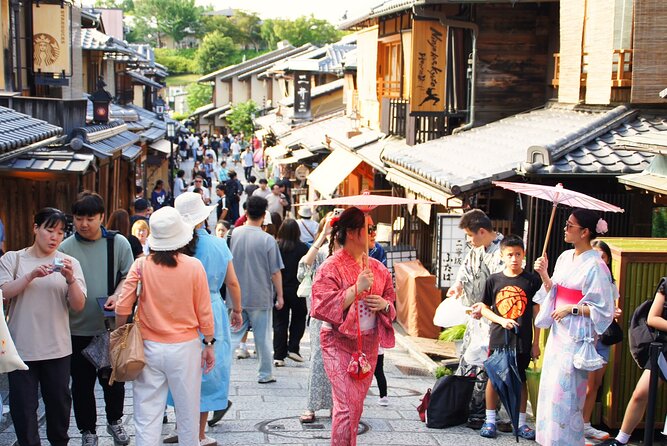 Kyoto: Gion and Geisha District Walking Tour - Hanamikoji Street: etiquette, atmosphere, and geisha spotting tips