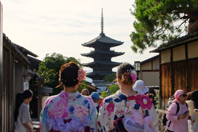 Kyoto: Gion and Geisha District Walking Tour - Finding the group at Starbucks Kyoto Gion Hotel