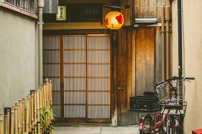 Kyoto Gion Cultural Walk & Geisha Show with Dining Options - Price and value: why $121.37 can work, and when it might not