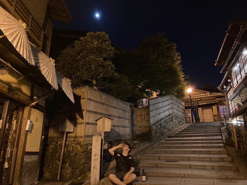 Kyoto: Gion Evening Walk with Hidden Gems, Geisha & Sake - Hanamikoji Street at Night, Where the Atmosphere Does the Talking