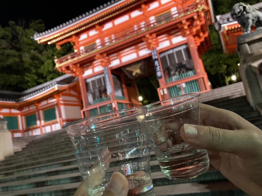 Kyoto: Gion Evening Walk with Hidden Gems, Geisha & Sake - Ninenzaka: Old Kyoto’s Cobblestones When the Day Crowds Leave