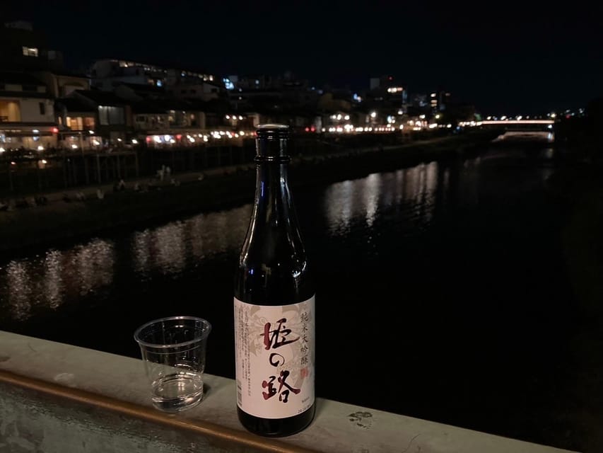 Kyoto: Gion Evening Walk with Hidden Gems, Geisha & Sake - Yasaka Shrine Finish, With the Right Sense of Scale