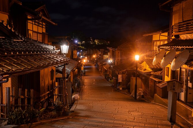 Kyoto: Gion Geisha District & Sake-in-Hand Walking Tour - Hanamikoji Street: The Famous Name, Without the Lost-In-Translation Feeling