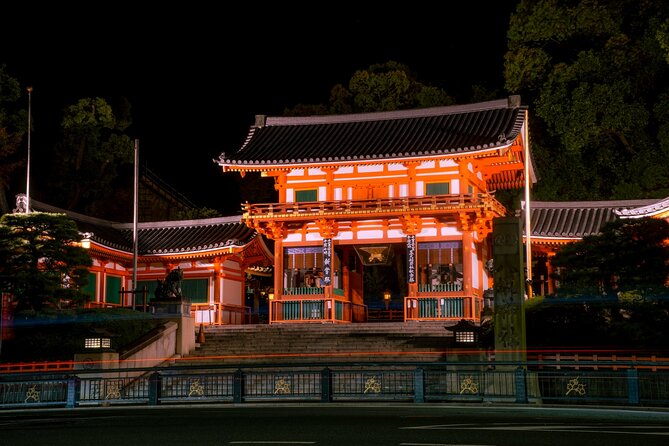 Kyoto: Gion Geisha District & Sake-in-Hand Walking Tour - Sannenzaka and Ninenzaka Slopes: The Classic Higashiyama Stroll Look