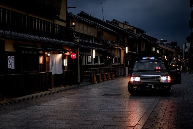 Kyoto Gion Geisha District Walking Tour - The Stories of Geisha - Meeting at Ben’s Cookies and Ending at Yasaka Shrine