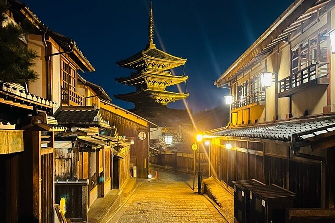 Kyoto: Gion Magical Night Walking Tour - Gion at night, and why the early timing matters