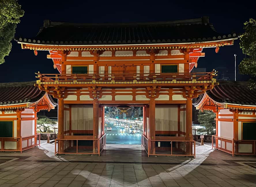 Kyoto: Gion Magical Night Walking Tour with Geisha Trivia - Small group size, real English guides, and why it feels personal